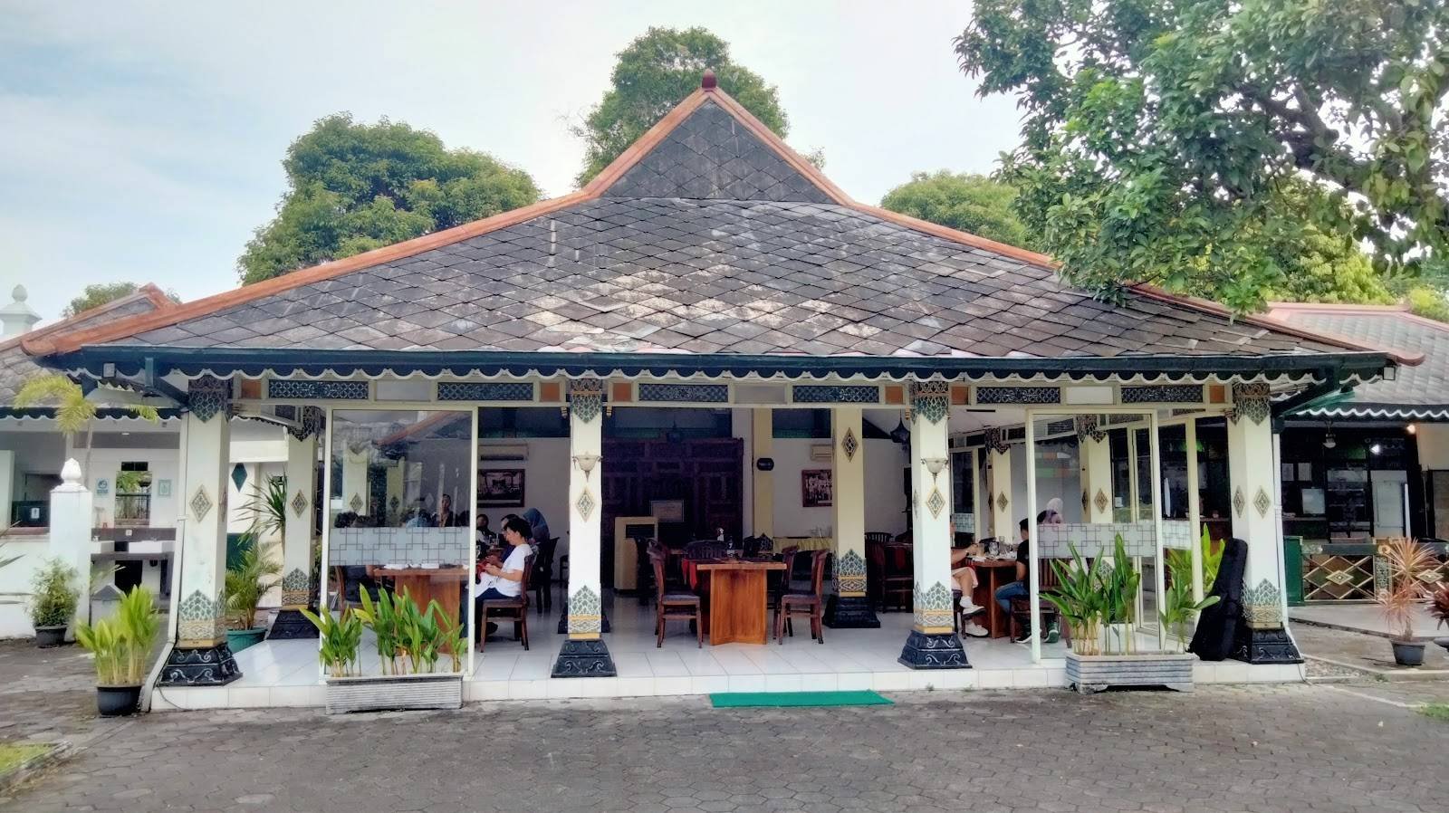 10 Rekomendasi Tempat Makan di Jogja untuk Family Dinner Natal