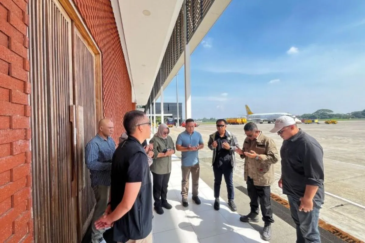 KRI Semarang Angkut 250 Ton Bantuan, Kemenko IPK Fokus Bangun Infrastruktur Darurat