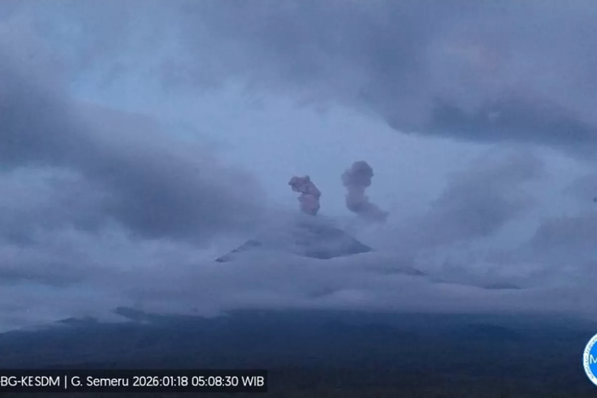 Enam Kali Erupsi, Letusan Gunung Semeru Mencapai 1 Kilometer