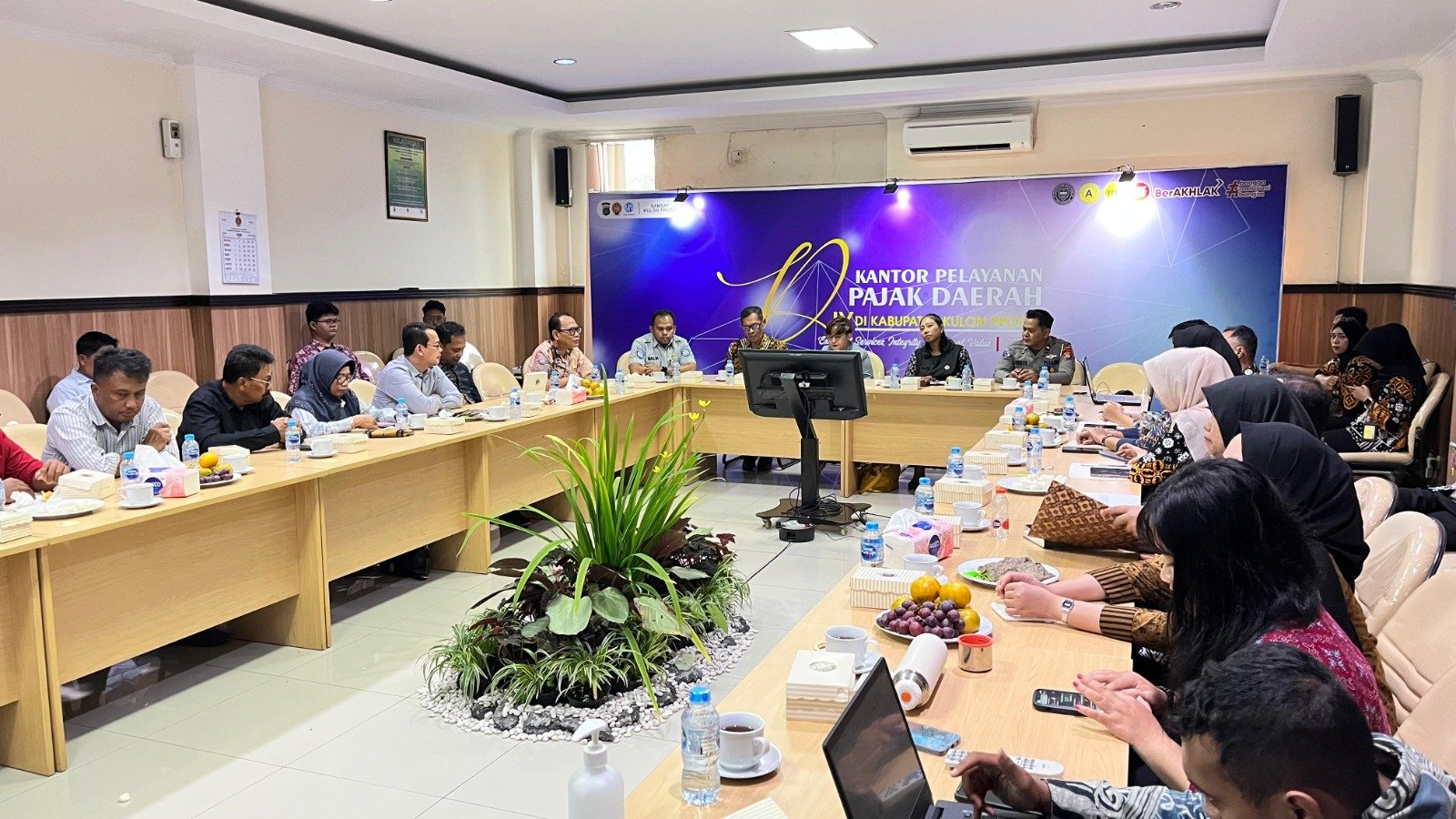 Komisi B DPRD D.I. Yogyakarta Lakukan Pemantauan Pelayanan di Samsat Kulon Progo