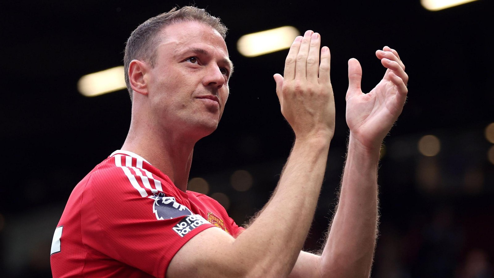 Perombakan Staf Pelatih, Fletcher Gandeng Jonny Evans di Manchester United