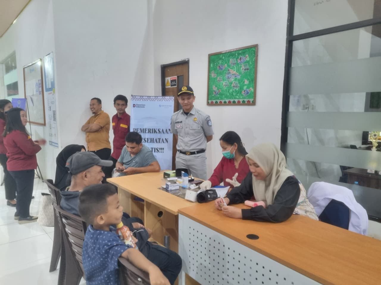 Mudik Aman, Berbagi Harapan : Jasa Raharja Cabang Mamuju Gelar Pemeriksaan Kesehatan Gratis (MUKL) di Terminal Simbuang