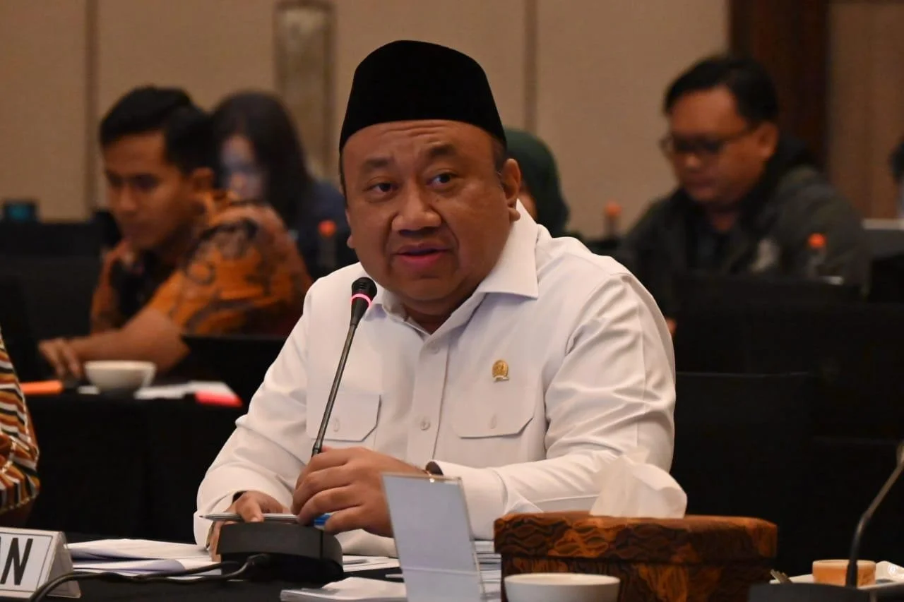 DPR Mendorong Pemerintah Membantu Pembayaran Gaji Guru PPPK Paruh Waktu