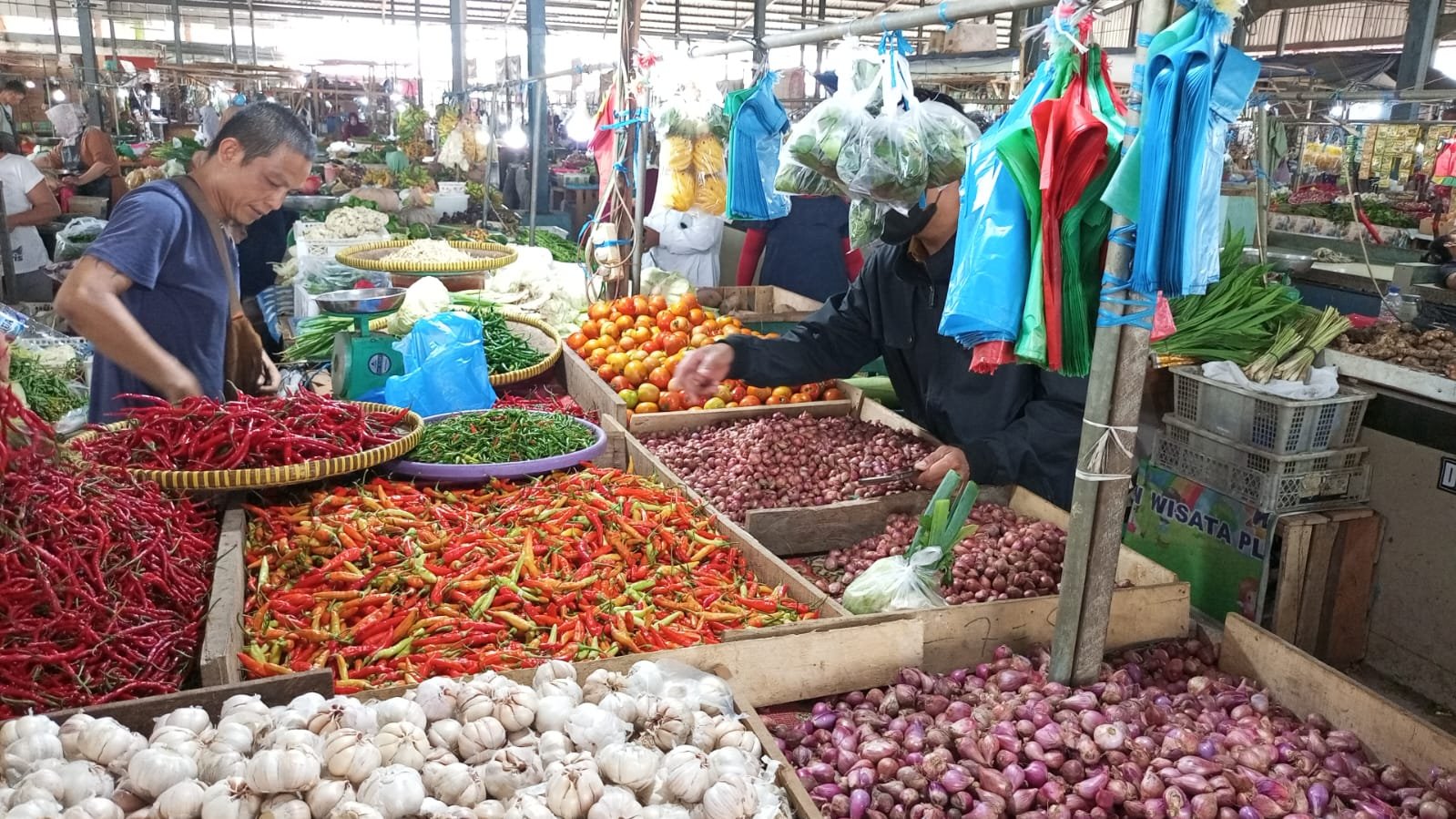 Cabai Rawit Rp78.600 per Kg, Telur Ayam Rp32.450 per Kg pada Perdagangan Hari Ini