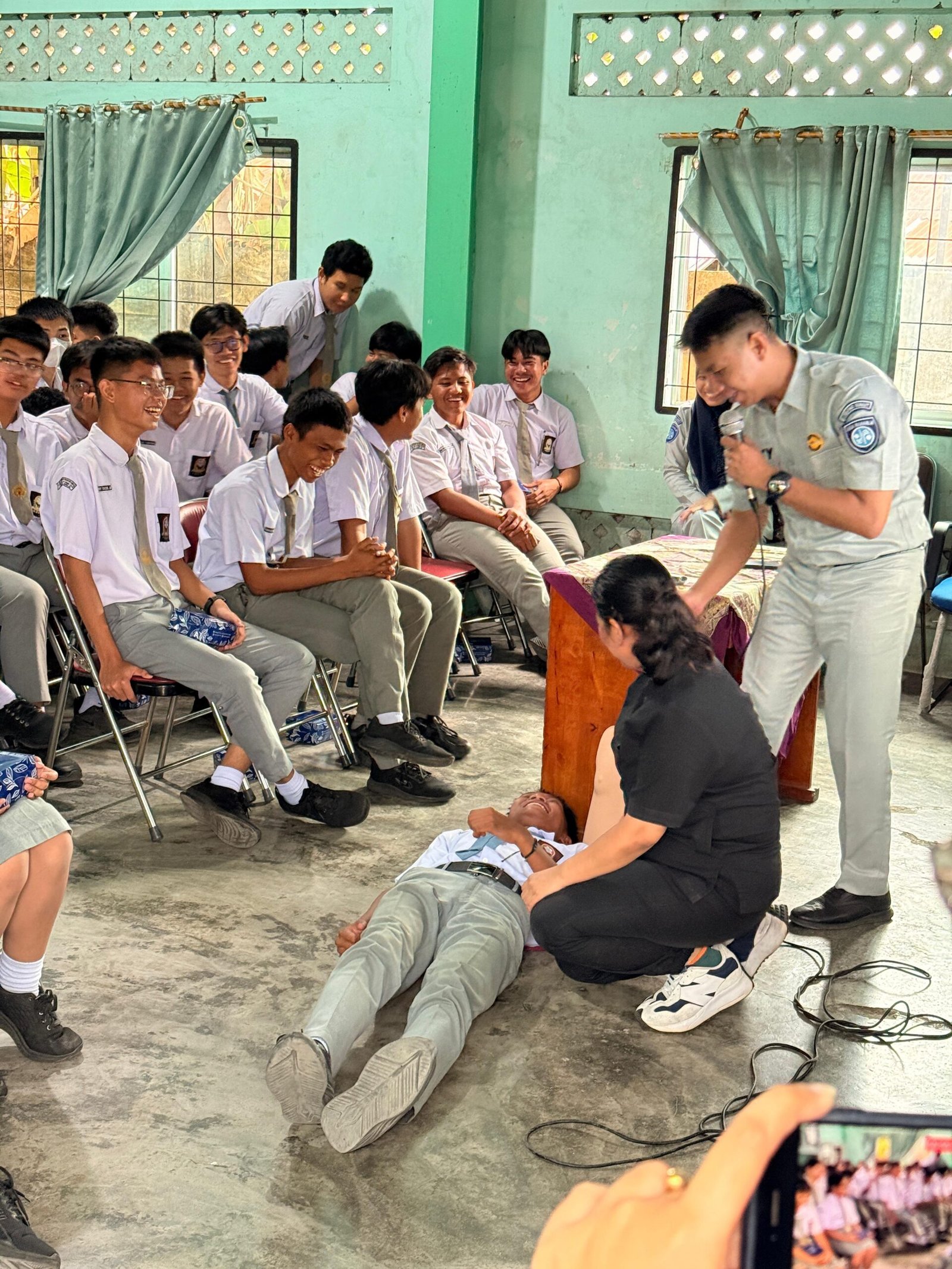 Jasa Raharja Bersama RS Eshmun Gelar Pelatihan PPGD di SMA Anugrah Harapan Bangsa