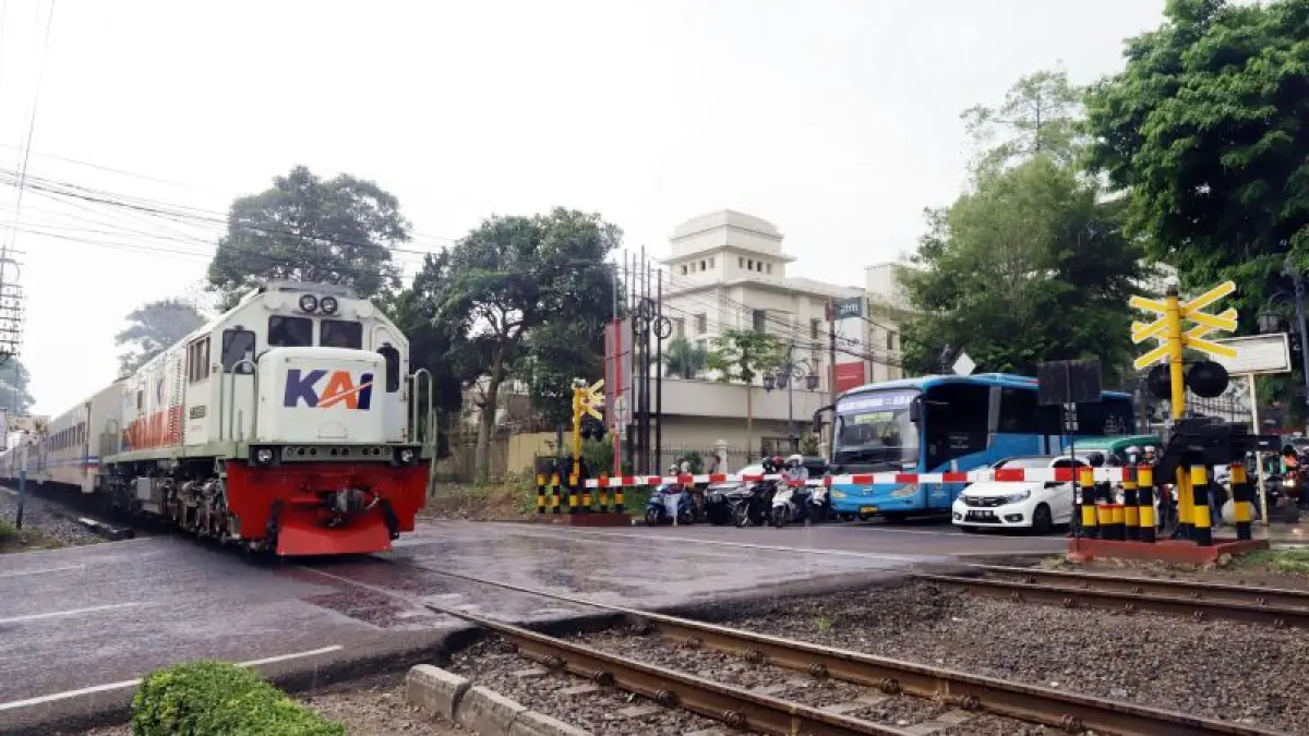 Rano Tekankan Pentingnya Evaluasi Perlintasan Kereta di Jakarta