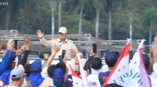 Presiden Prabowo Hadiri May Day 2026, Disambut Massa Buruh di Monas