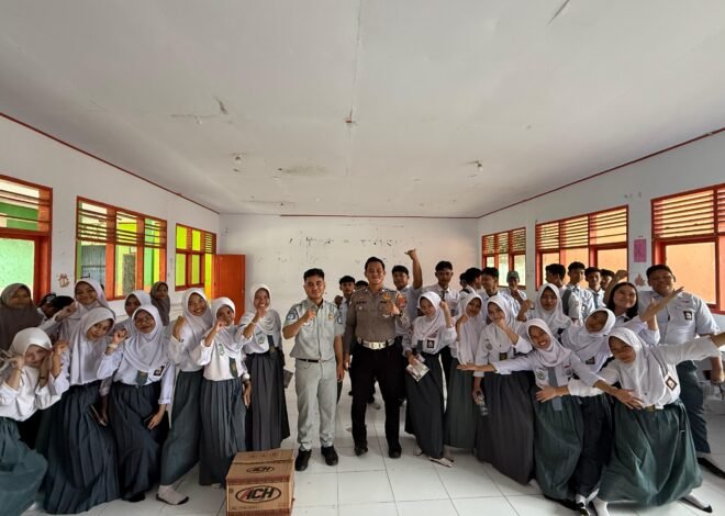  Jasa Raharja Mamuju Utara Melaksanakan Giat Safety Campaign Etika Berlalu Lintas disertai Program Pengajar peduli Keselamatan Lalu Lintas (PPKL) hingga Sosialisasi Relaksasi Pembebasan Denda dan Diskon Pajak di SMA 1 Tikke Raya Pasangkayu