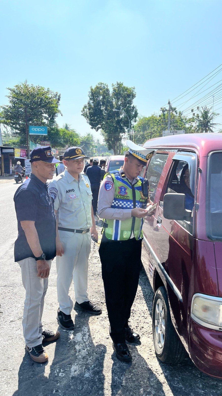 Samsat Kulon Progo Bersama Tim Gabungan Gelar Operasi Penertiban Pajak Kendaraan Bermotor di Pengasih