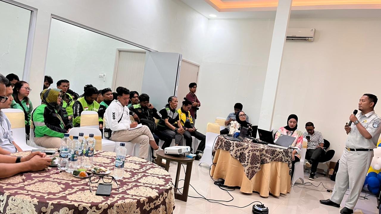 Tingkatkan Keselamatan Jalan, Jasa Raharja dan RS Siloam Purwakarta Gelar Pelatihan PPGD Bagi Pengemudi Ojek Online di Campaka