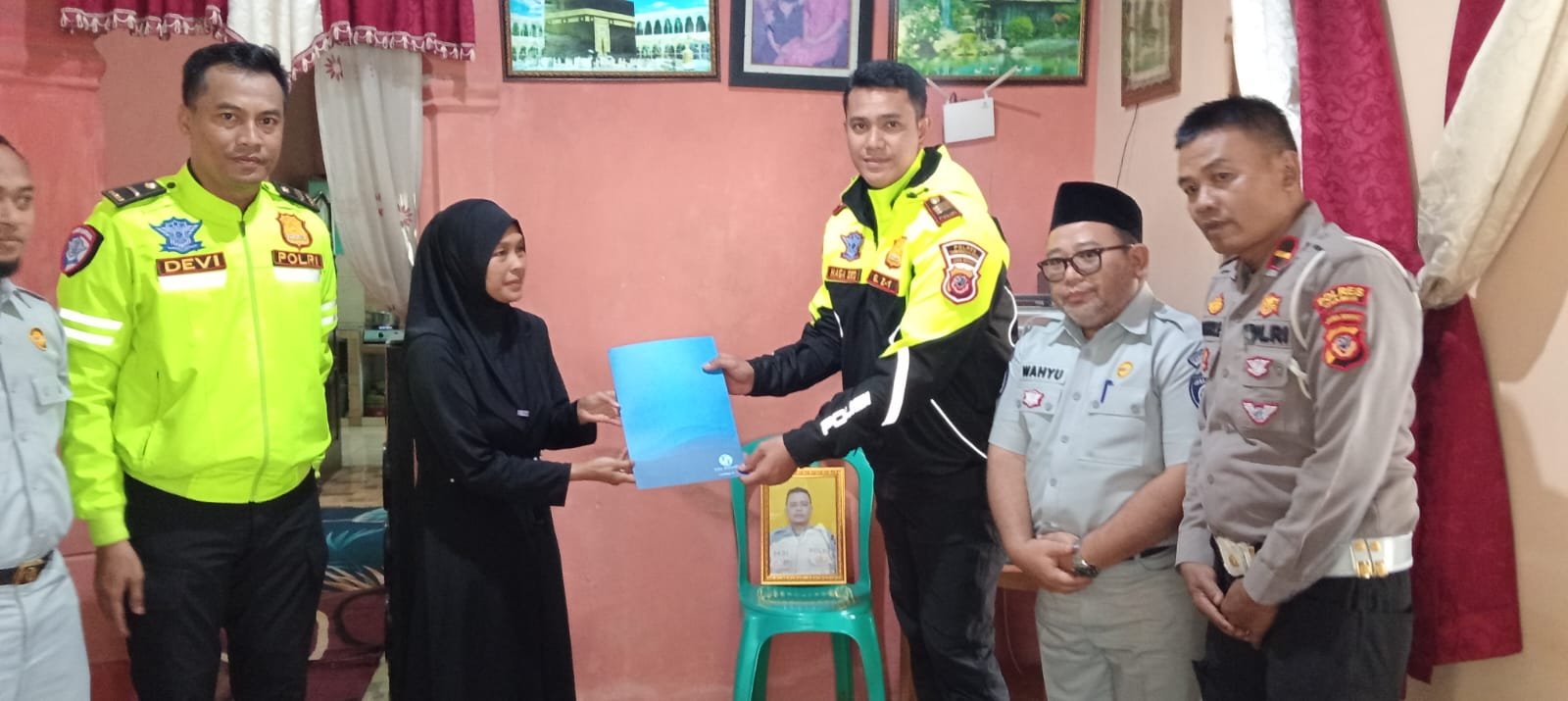 Respon Cepat PT Jasa Raharja Cabang Tasikmalaya Bersama Polres Kota Tasikmalaya Dalam Penanganan Kecelakaan Lalu Lintas di Manonjaya