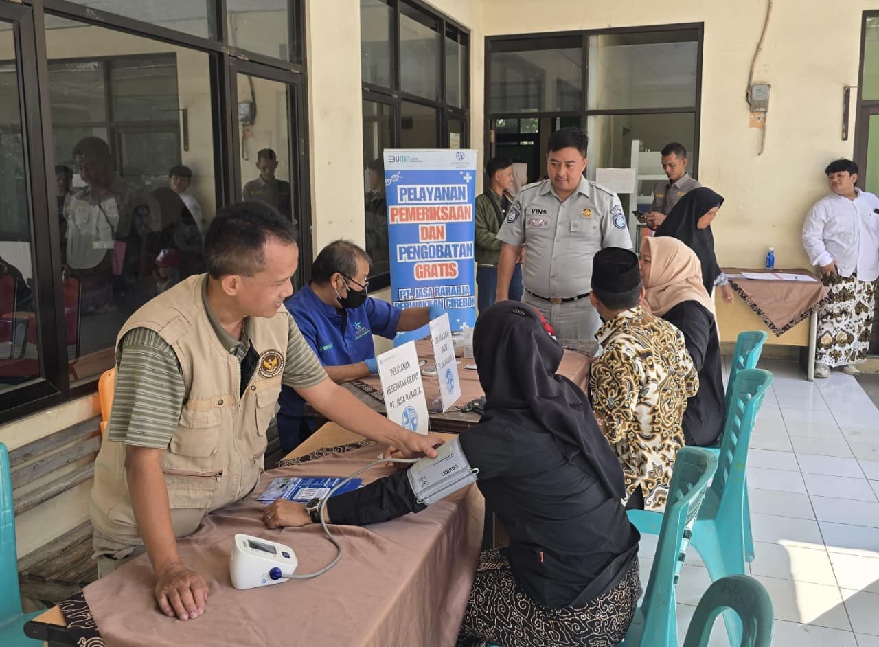 Tingkatkan Keselamatan dan Kesehatan Publik, PT Jasa Raharja (Persero) Cabang Cirebon Berikan Layanan Kesehatan Gratis di Kec Plumbon Kab Cirebon