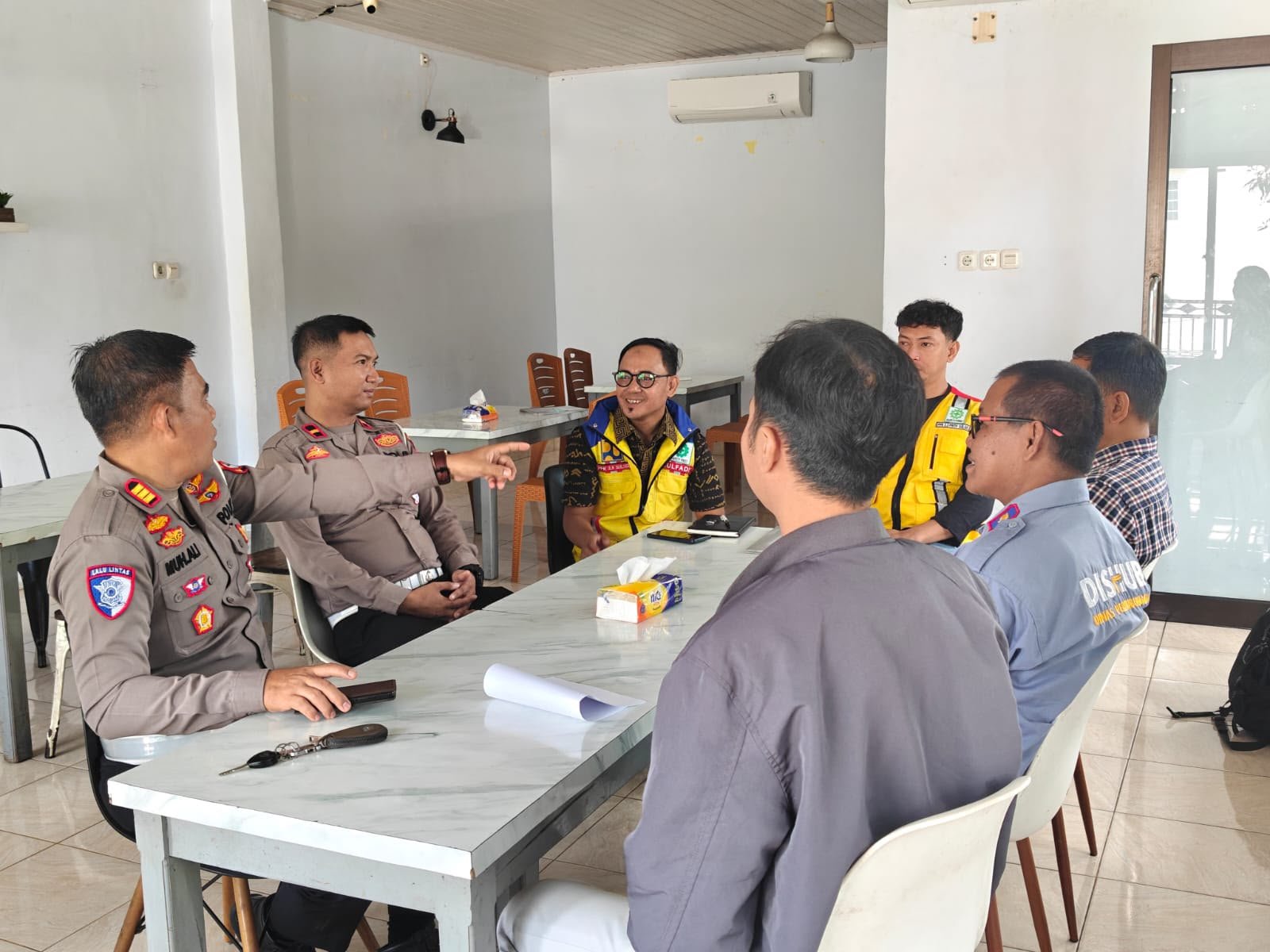 PT Jasa Raharja (Persero) Cabang Parepare Perkuat Kolaborasi Bersama Kasatlantas Polres Enrekang dan Stakeholder Terkait untuk Mewujudkan Keselamatan Pengguna Jalan di Enrekang