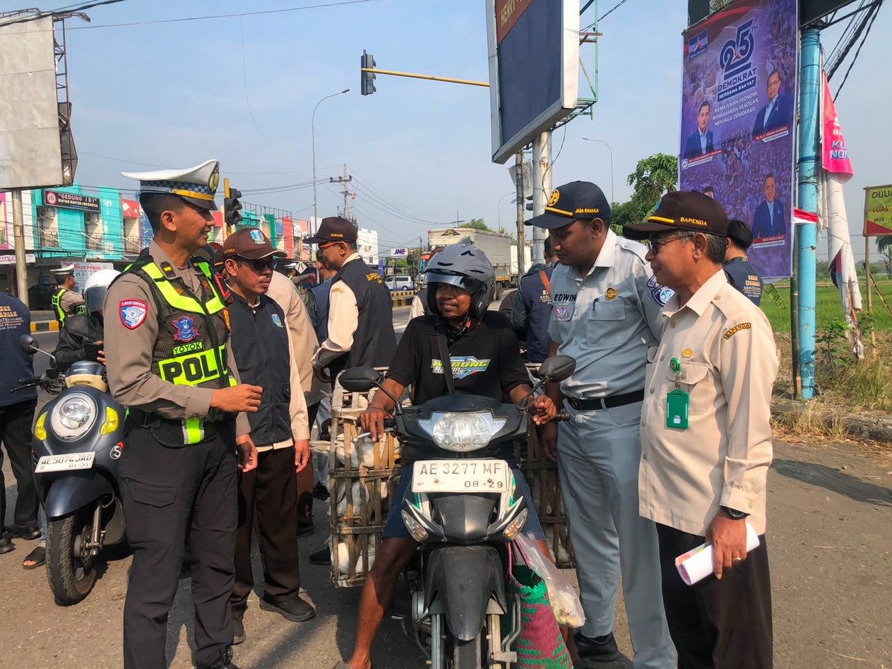 Jasa Raharja Bersama Tim Pembina Samsat Ngawi Kembali Laksanakan Operasi Gabungan untuk Meningkatkan Kesadaran Berlalu Lintas