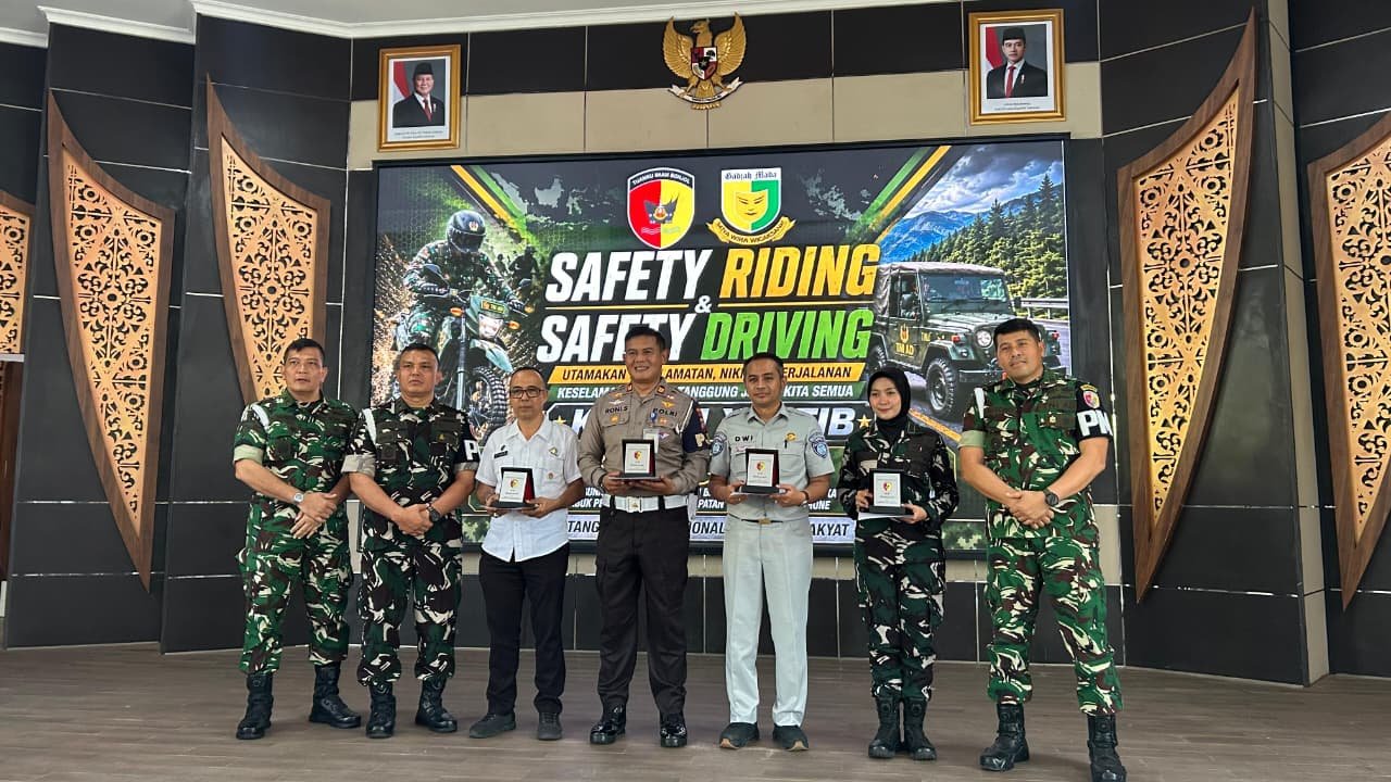 Jasa Raharja Sumbar Edukasi Prajurit TNI tentang Keselamatan Berkendara dan PPGD