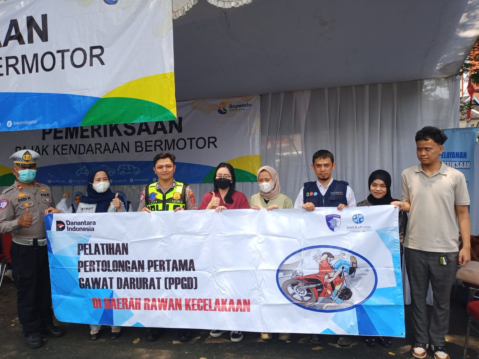 Jasa Raharja Bandung Hadirkan Sosialisasi PPGD di Operasi Gabungan PKB dan SW Samsat Kawaluyaan