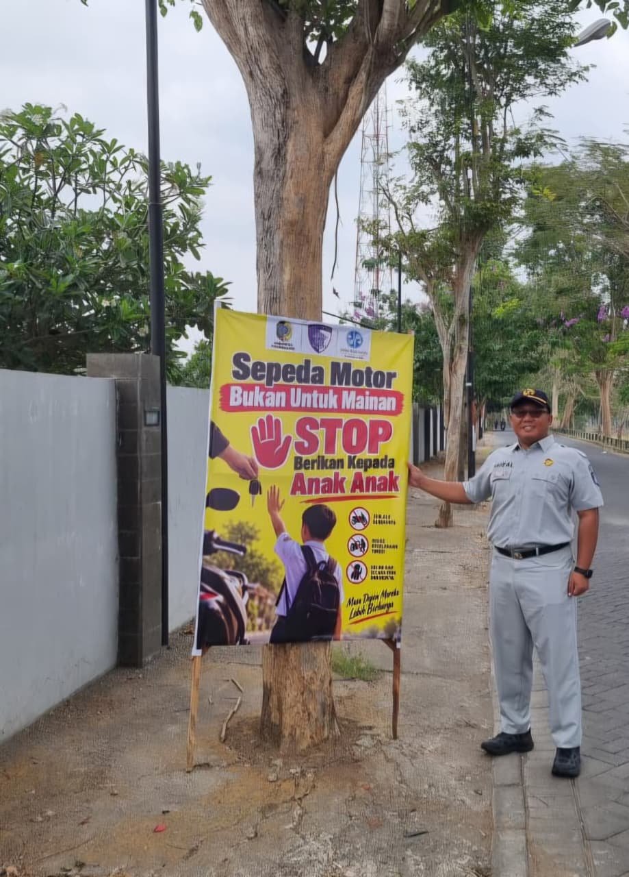 Tingkatkan Kesadaran Pengguna Jalan, Puluhan Spanduk Himbauan Keselamatan Kembali dipasang di Daerah Rawan Kecelakaan