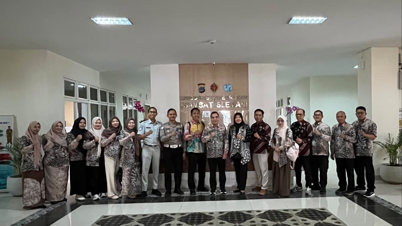 Jasa Raharja Dukung Pertukaran Inovasi Pelayanan Kesamsatan melalui Kunjungan Kerja Samsat Kandangan ke Samsat Sleman